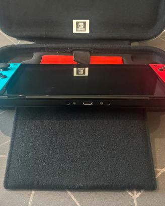 Nintendo switch 1 oled con 2 giochi