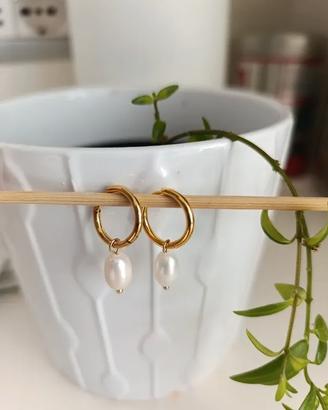 Orecchini cerchietto con perla
