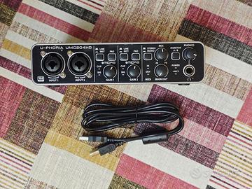 BEHRINGER U-PHORIA UMC204HD