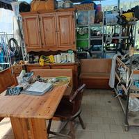 tavolo con cassapanca 