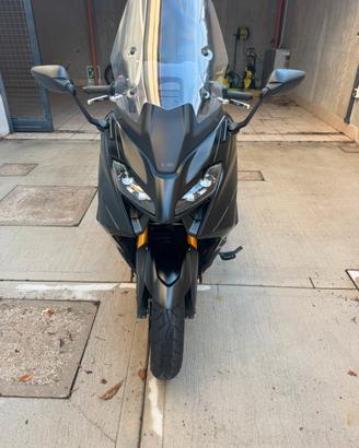 Tmax 560 tech max