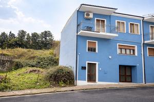 Ampia Indipendente in contesto tranquillo