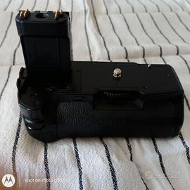 Battery grip x Canon