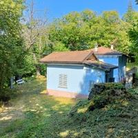 Casa indipendente tra i castagneti