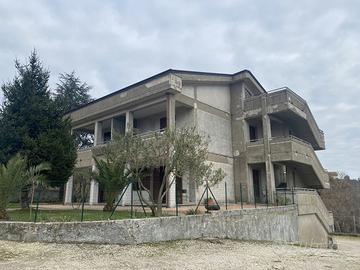 Villa bifamiliare Montefredane