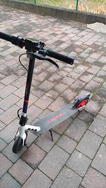 Monopattino elettrico aprilia esrz