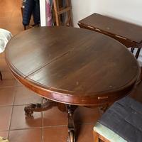 Tavolo in legno ovale (allungabile)