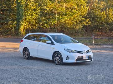 Toyota Auris Touring Sports 1.8 Hybrid Lounge E5B 