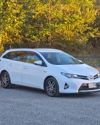 Toyota Auris Touring Sports 1.8 Hybrid Lounge E5B 