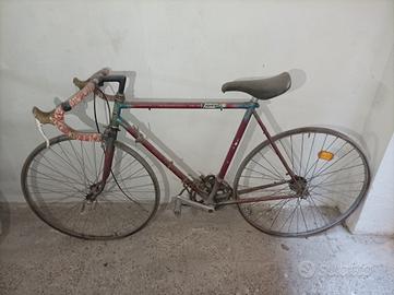 bici d'epoca da corsa da restaurare 