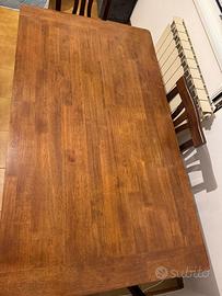 Tavolo rettangolare in legno e 6 sedie
