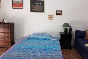 Donne. Portuense. Ampia Singola con Terrazzino