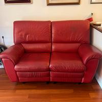 Divano in pelle rossa