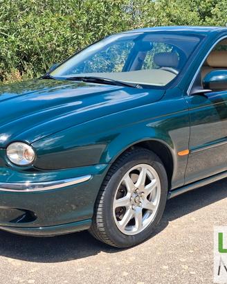 Jaguar X-Type 2 litri V6 Executive (M1540)