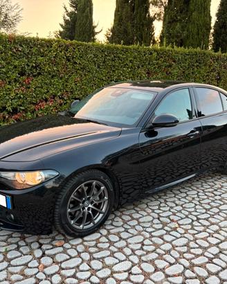 ALFA Giulia 2.2Turbodiesel 180CV 6M Super -08-2018
