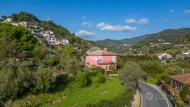 PORZIONE DI TRIFAMILIARE A IMPERIA