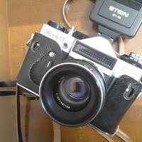 Fotocamera sovietica ZENIT-ET con obiettivo Helios