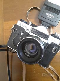 Fotocamera sovietica ZENIT-ET con obiettivo Helios
