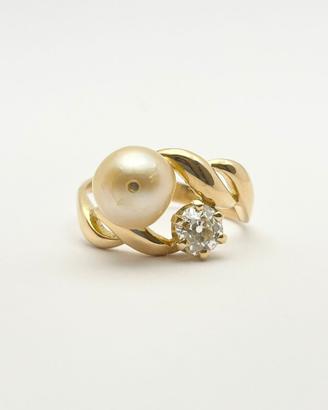 Anello oro 18KT perla e diamante 0.70, epoca 1930.