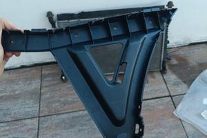 Staffa parafango destro ford transit 2016