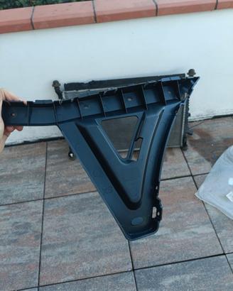 Staffa parafango destro ford transit 2016