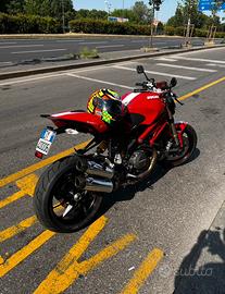 Ducati Monster 1100 evo