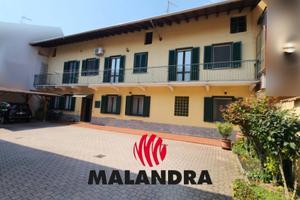 Casa indipendente di 242 m² con 5 locali e box aut