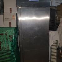 armadio frigo 220v