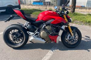 Ducati Streetfighter V4S
