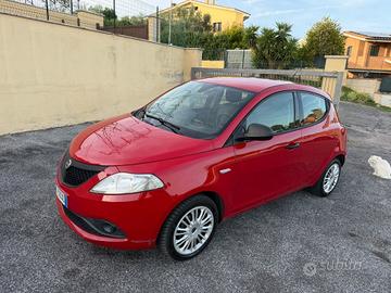 Lancia Ypsilon 1.2 69 CV 5 porte S&S Platinum