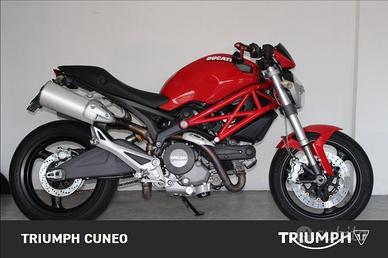 DUCATI Monster 696
