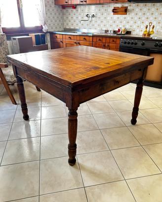 Tavolo quadrato in noce toscano allungabile