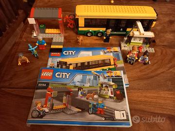 lego set 60154 stazione degli autobus 