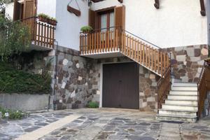 Villa singola con vasto giardino a Carenno