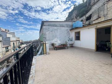 3 LOCALI A PALERMO