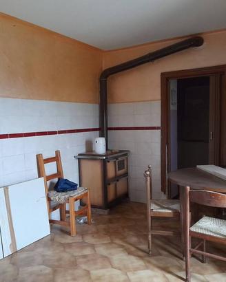Casa indipendente di 290 m² con più di 5 locali a 