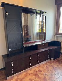 Mobile in legno con vetrina, specchio e cassetti