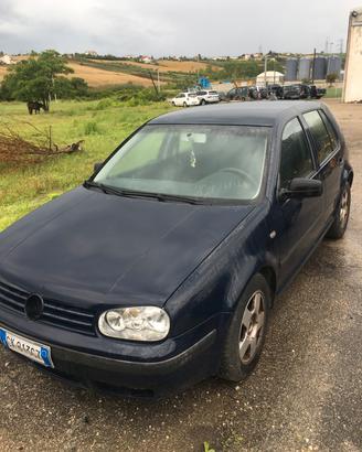 Disponibili ricambi Volkswagen Golf 4 .