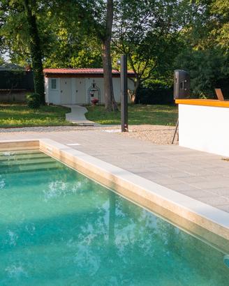 Location con piscina per eventi privati