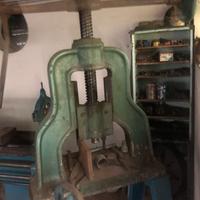 Pressa manuale