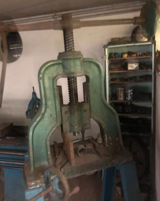 Pressa manuale