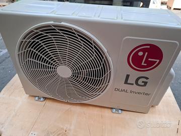 Unita' esterna LG 12000Btu.  R32