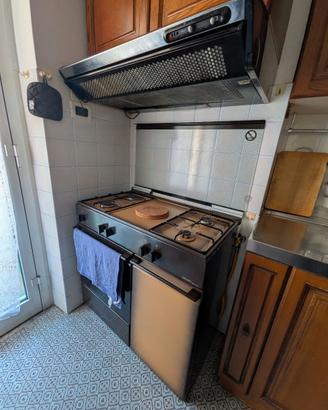 Cucina a gas con cappa