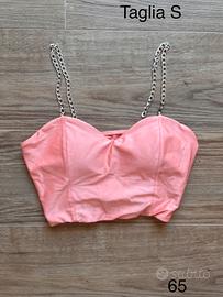 Top crop rosa pesca stile bustier con spalline
