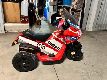 Moto elettrica peg perego