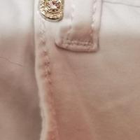due pantaloni jeans bianco l'altro nero floreale