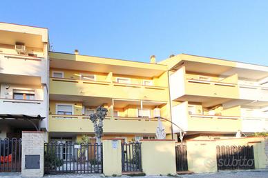 VILLA A SCHIERA A FRANCAVILLA AL MARE