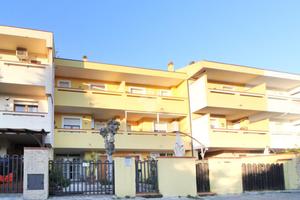 VILLA A SCHIERA A FRANCAVILLA AL MARE