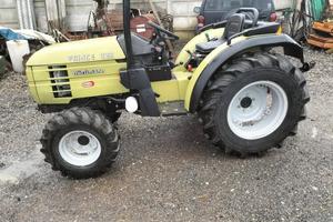 trattore agricolo varie tipologie