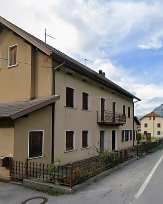 Ampia Casa a Schiera con Box e Locale Multiuso